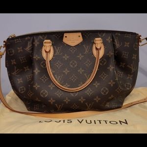100% Authentic Louis Vuitton Turenne MM Monogram Handbag/Crossbody.